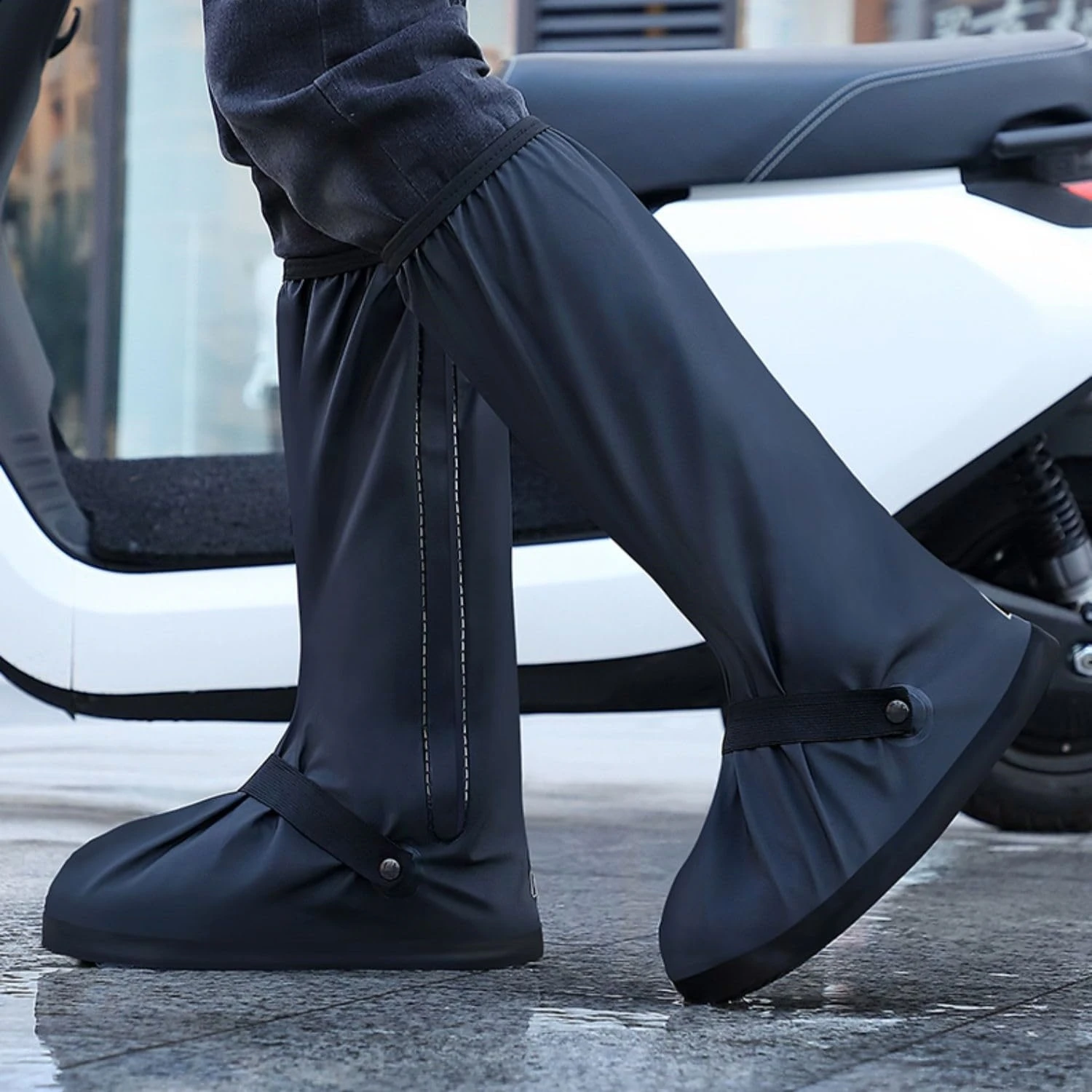 

Waterproof Shoe Covers, Thickened Rain Boot Shoe Cover Reusable & Foldable Non-Slip with Reflector for Men Women