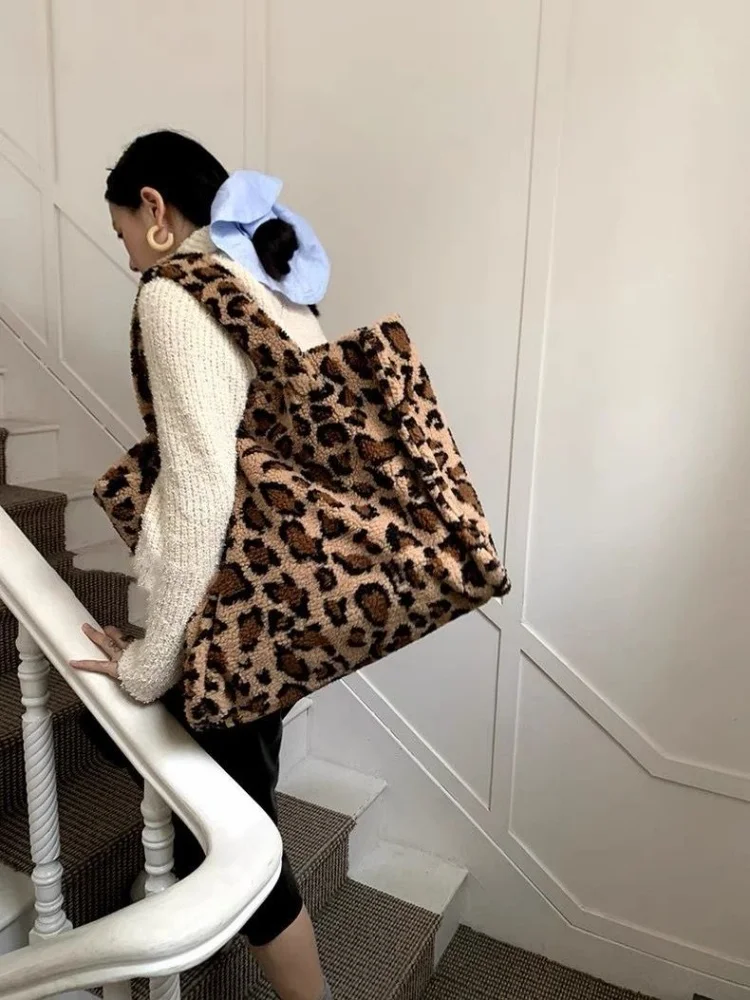 

Korean Fashion Leopard Faux Fur Women Fluffy Tote Bags Handbags Large Capacity Girl Winter Plush Shoulder Bag