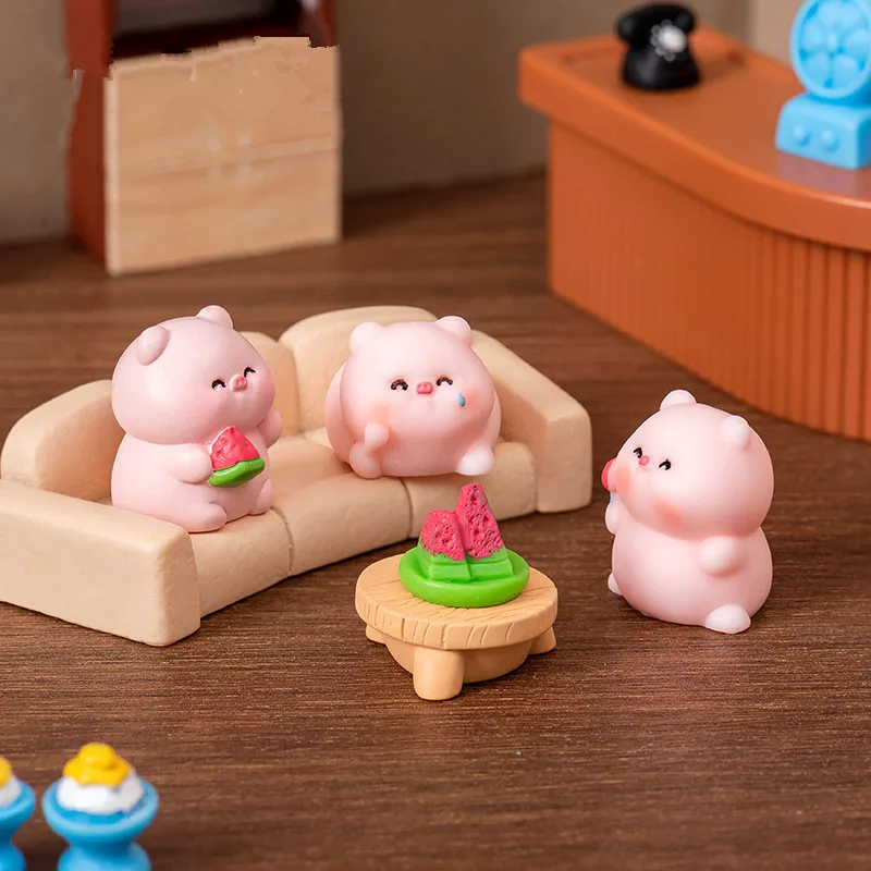 Figurines Miniatures Cute Cartoon Pig Desk Micro Landscape Ornaments For Home Decorations Room Decor DIY Dollhouse Accessories