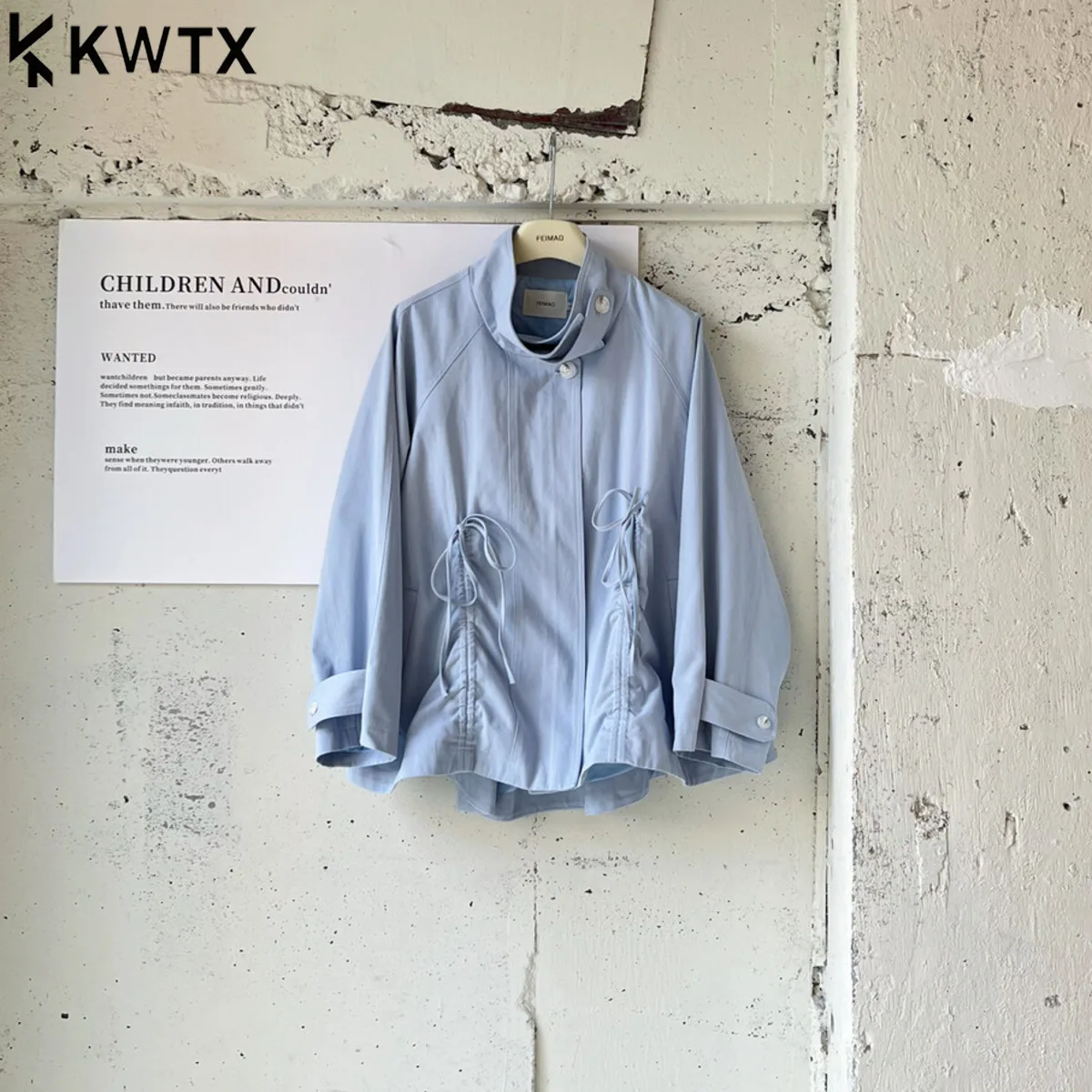 

KWTX 2025 женский винтажный короткий плащ с поясом на талии и воротником-стойкой на молнии, офисная шикарная повседневная зимняя верхняя одежда, осень в стиле ретро