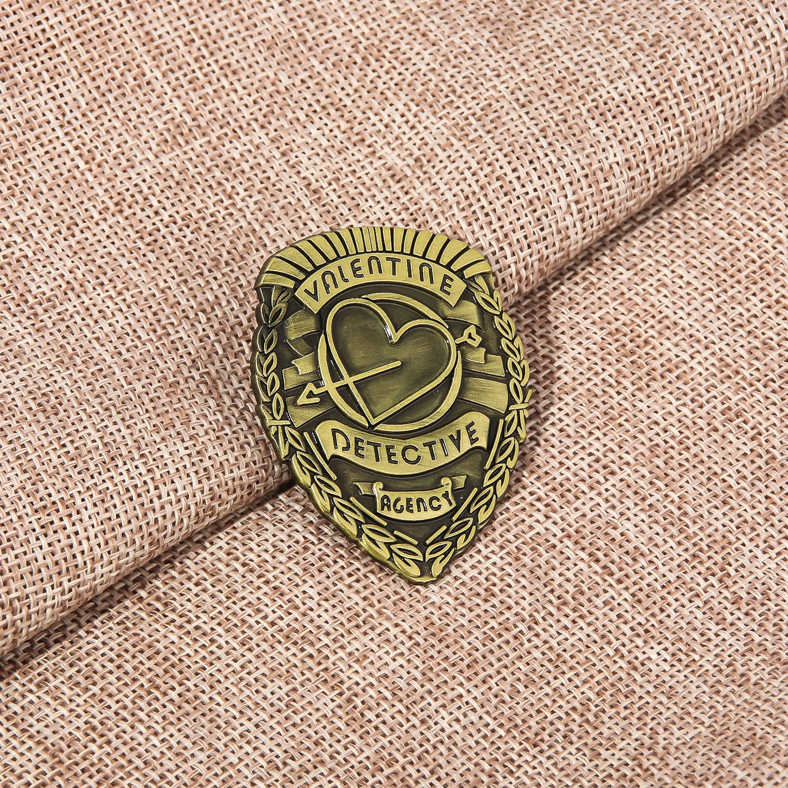 Vintage Nick Valentine Detective agenzia spilla fallout Pins Cosplay puntelli fan regalo uomo donna bavero zaino gioielli