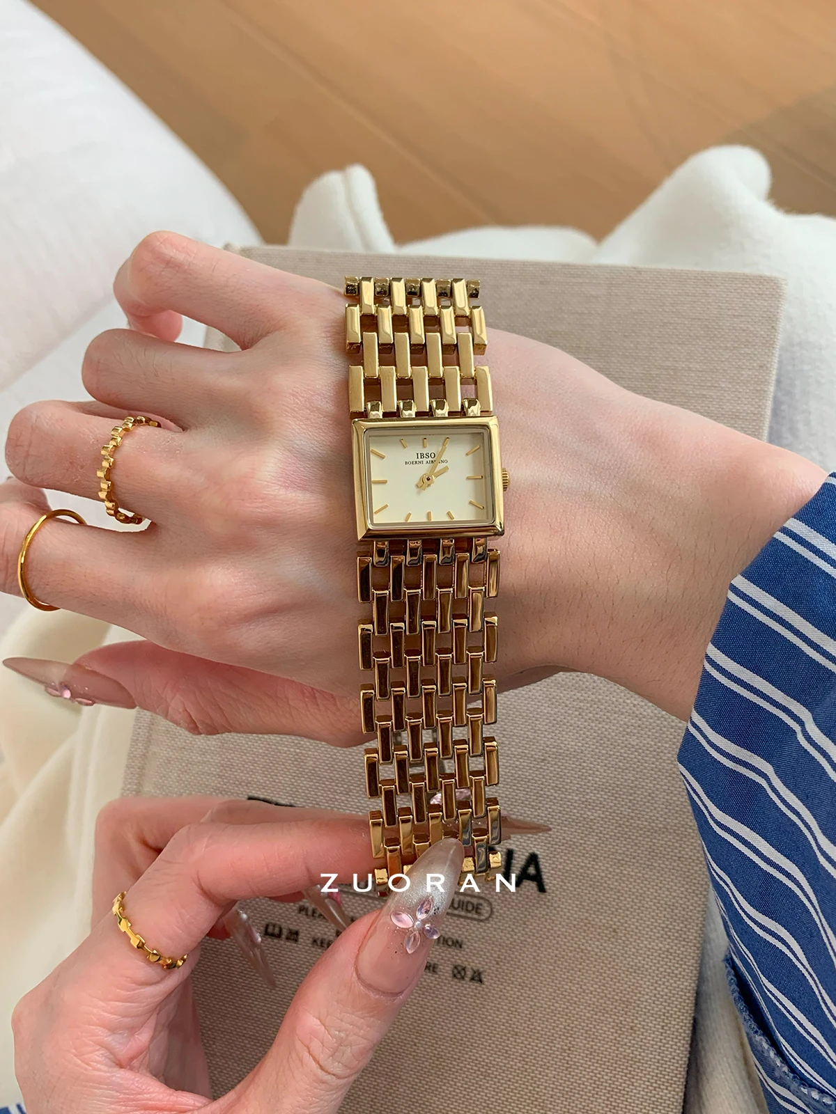 Square light luxury high-end retro style temperament gold hollow steel band ladies watch birthday gift for women ladies gift
