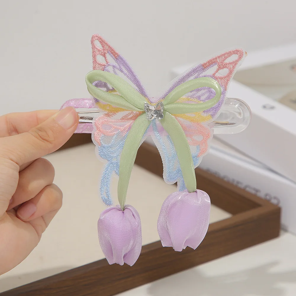 Neue Kinder-Haarspange mit Schmetterling, Satin-Schleife, Tulpen-Anhänger, Strass-Herz-Dekor und seitliche Haarklammer mit Pins – Detail 4