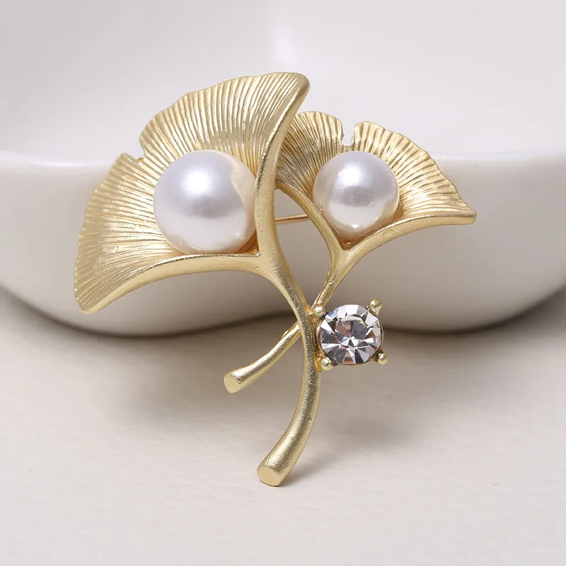 Camellia Brooch Carrot Pea Ear of Wheat Plant Brooches for Women Dress Decoration Fashion Beautiful Jewelry Mother's Day Gift
