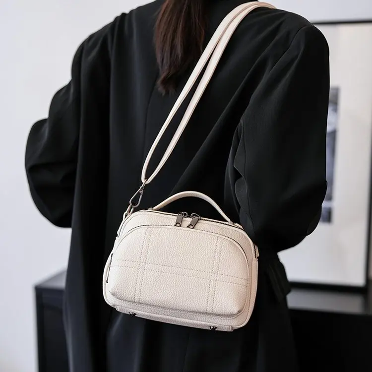 

2025 Women‘s Casual Daypack, Large Capacity Multi-functional Shoulder Crossbody Bag, Lightweight Work Purse for Office Commute