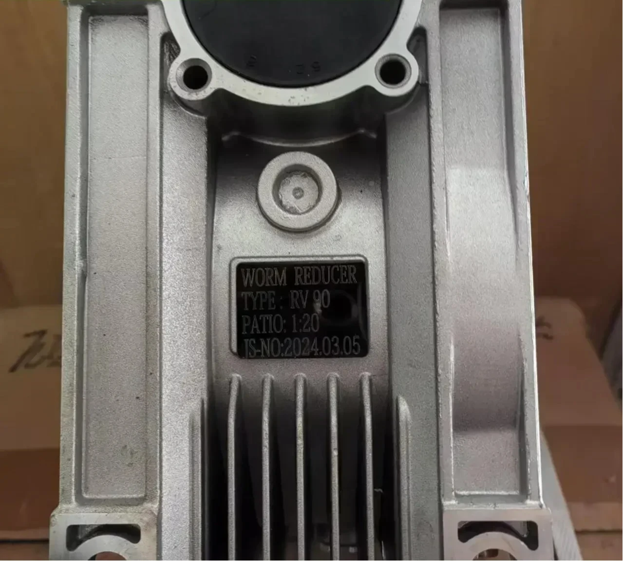 Worm gear reducer RV90 Speed ratio 20 Input 24 Output 35 RV90-20-90B14
