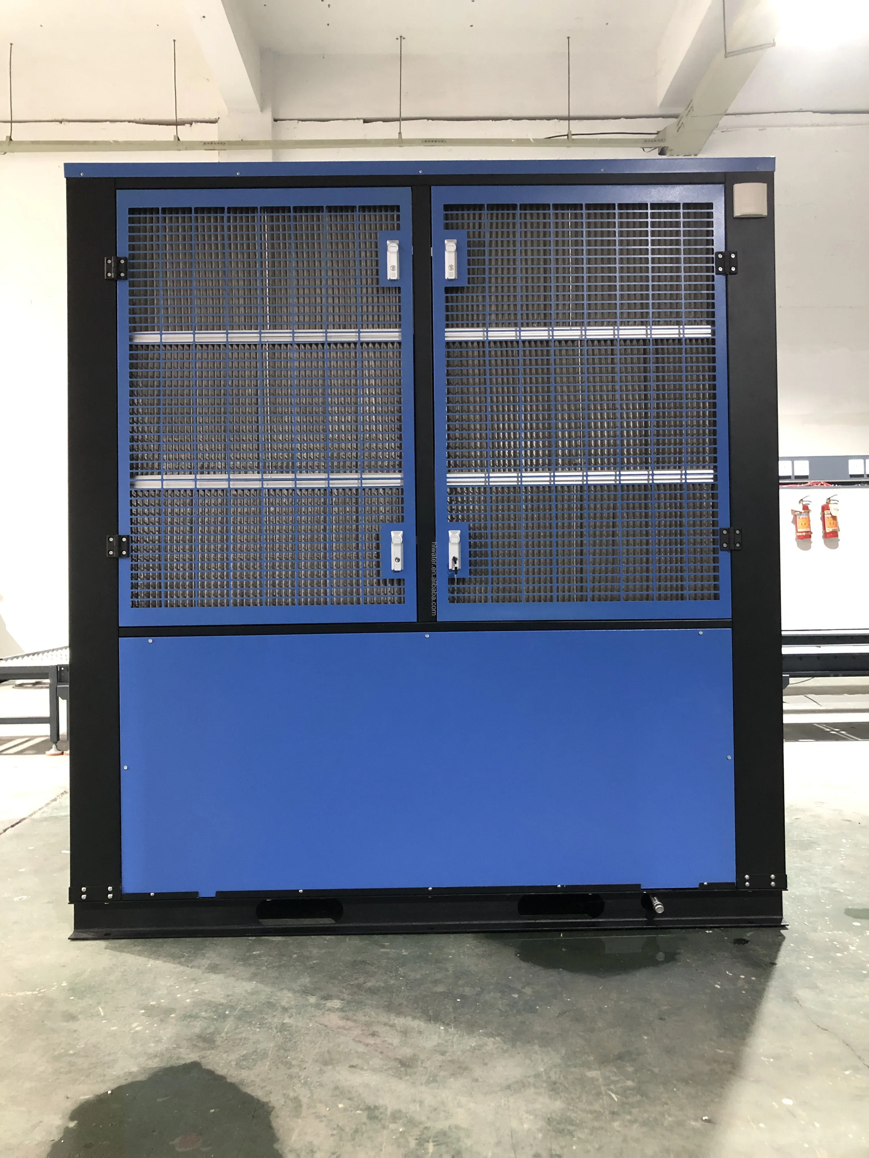 2000L IOT Enabled Solar Powered Atmospheric Water Generator Air To Water MachineHOT SALES