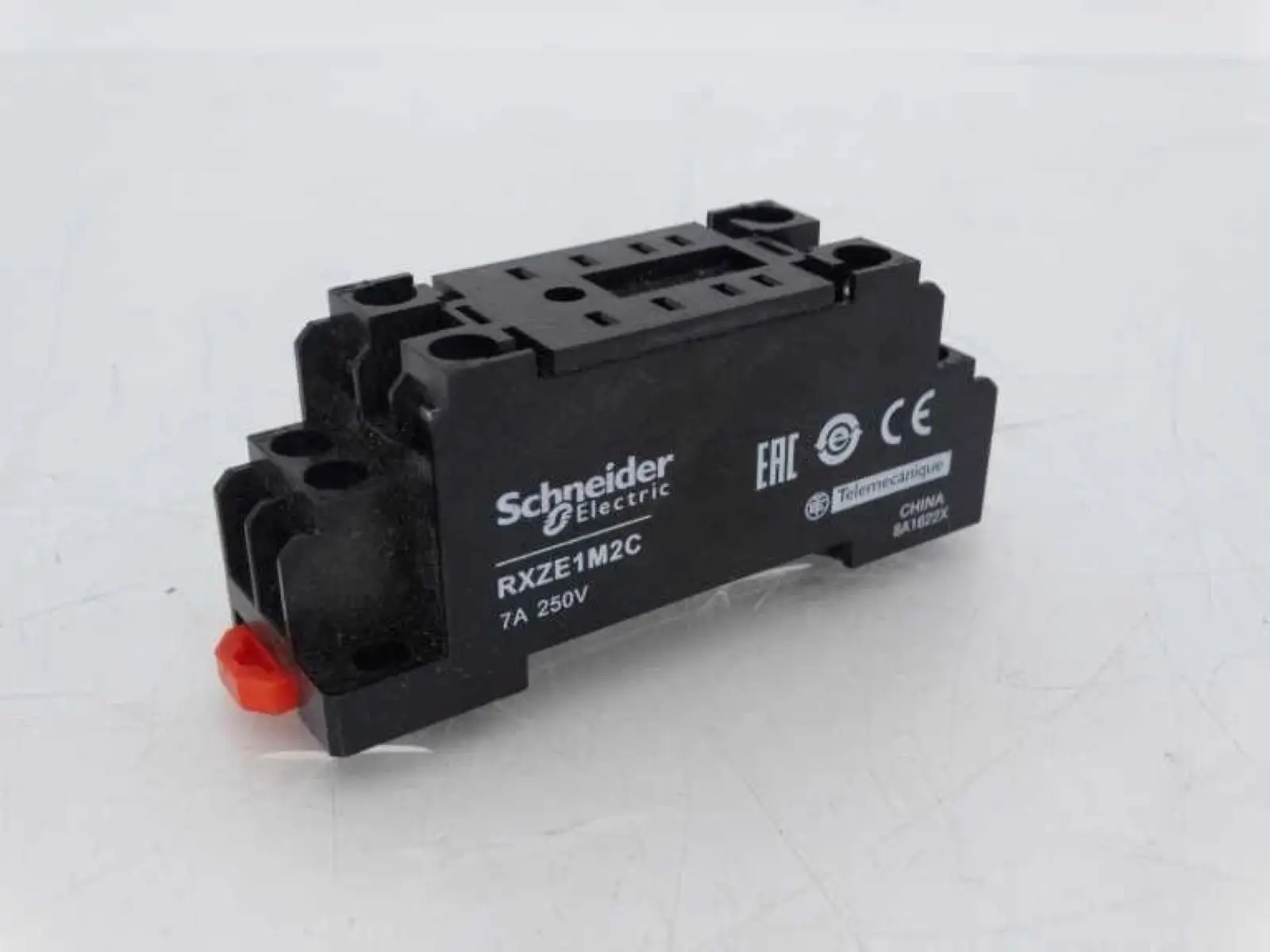 

RXZE1M2C Socket RXZ - mixed contact - 7 A - 250 V - screw clamp - for relay RXM2..