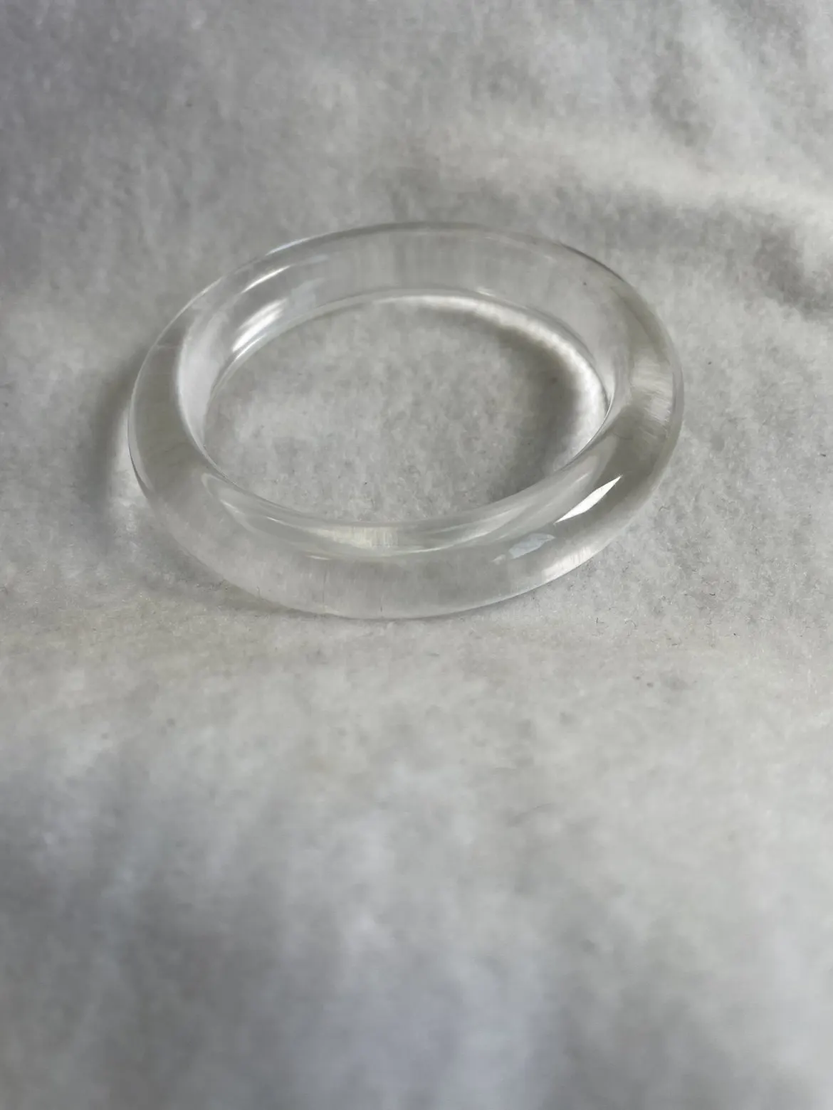 

Браслет-браслет из натуральных белых кристаллов