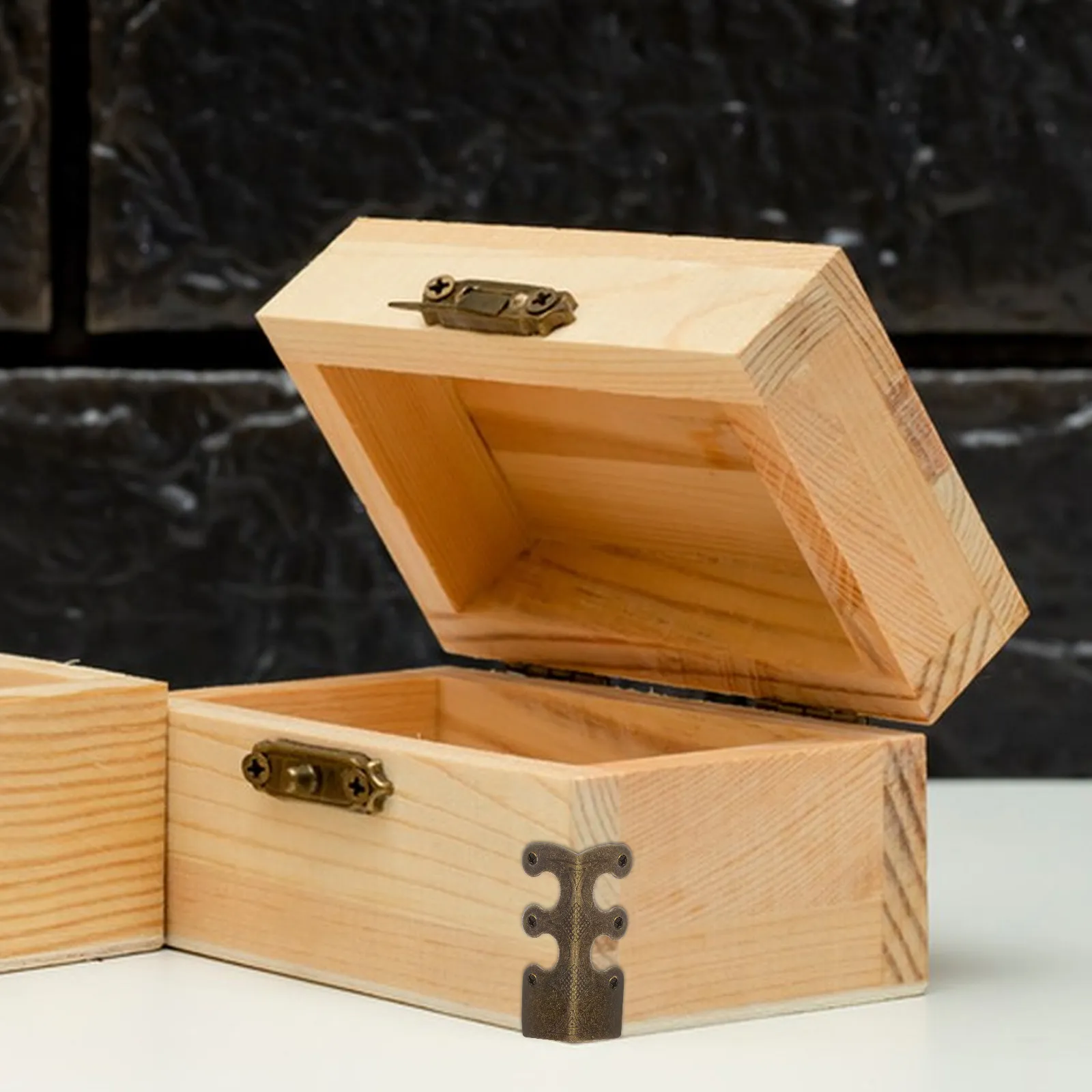 

1 Set Iron Lace Protectors Finish Vintage Edge Decorative Brackets Jewelry Box Feet Hardware Furniture Protective Guards