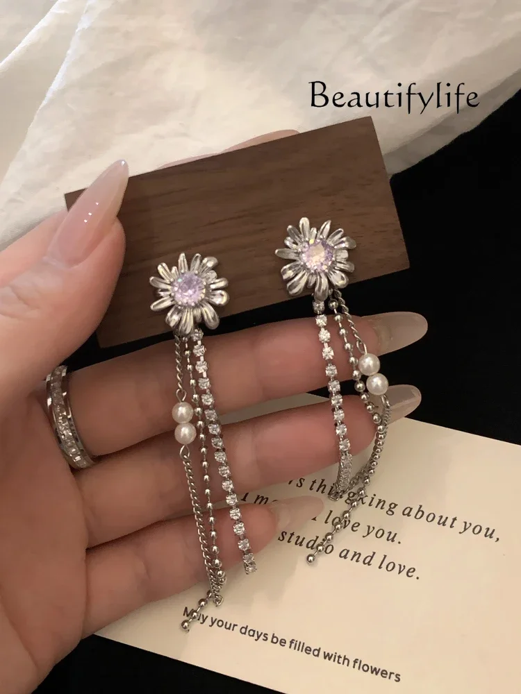 Sweet and cool girl's new favorite~ Light luxury diamond-encrusted exquisite temperament high-end flower fringed earrings