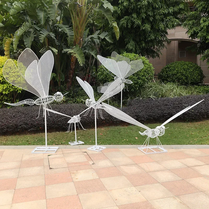 Wrought iron butterfly dragonfly ornament outdoor hollow insect sculpture large public garden landscape courtyard lawn ornament