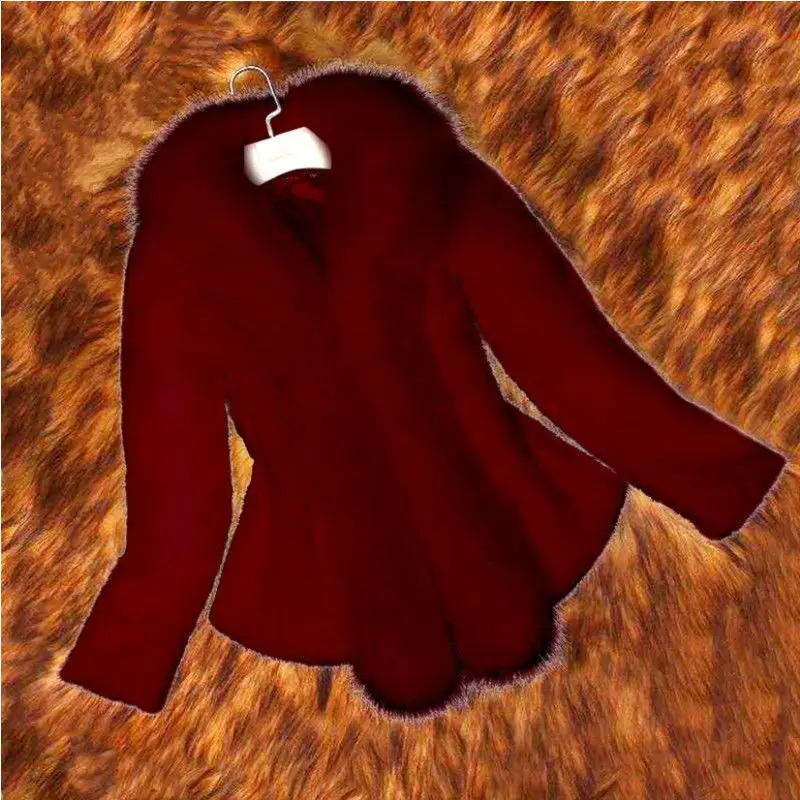 Cappotto di pelliccia sintetica bianca corto da donna autunno/inverno 2024 nuova pelliccia imitazione collo di pelliccia di volpe giacca sottile abbigliamento donna giacca femminile