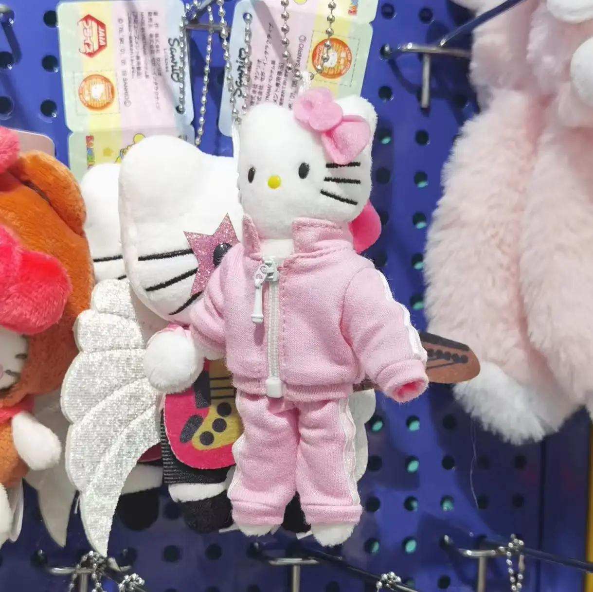 スポーツマンハローキティぬいぐるみキーホルダーペンダントかわいい甘いバッグ通学人形人形装身具ピンクアクセサリーギフト