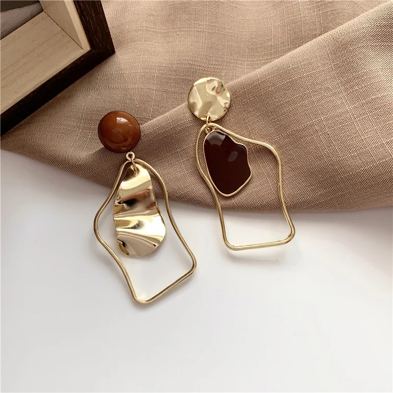 

Fashion Irregular Geometrics Pendant Earrings For Women Vintage Metal Enamel Asymmetric Earrings Casual Party Jewelry Lady Gift