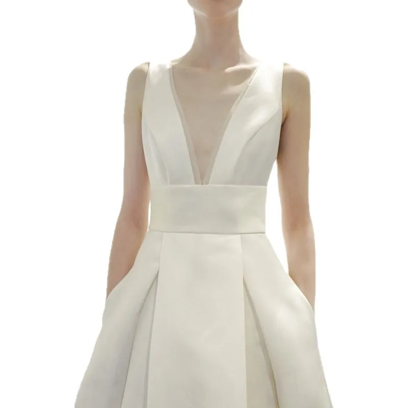 Nuevo vestido de novia de estilo francés 2025, satén adelgazante, cuello de palacio de estilo europeo, vestido de novia de cola brillante, Hada de estilo bosque