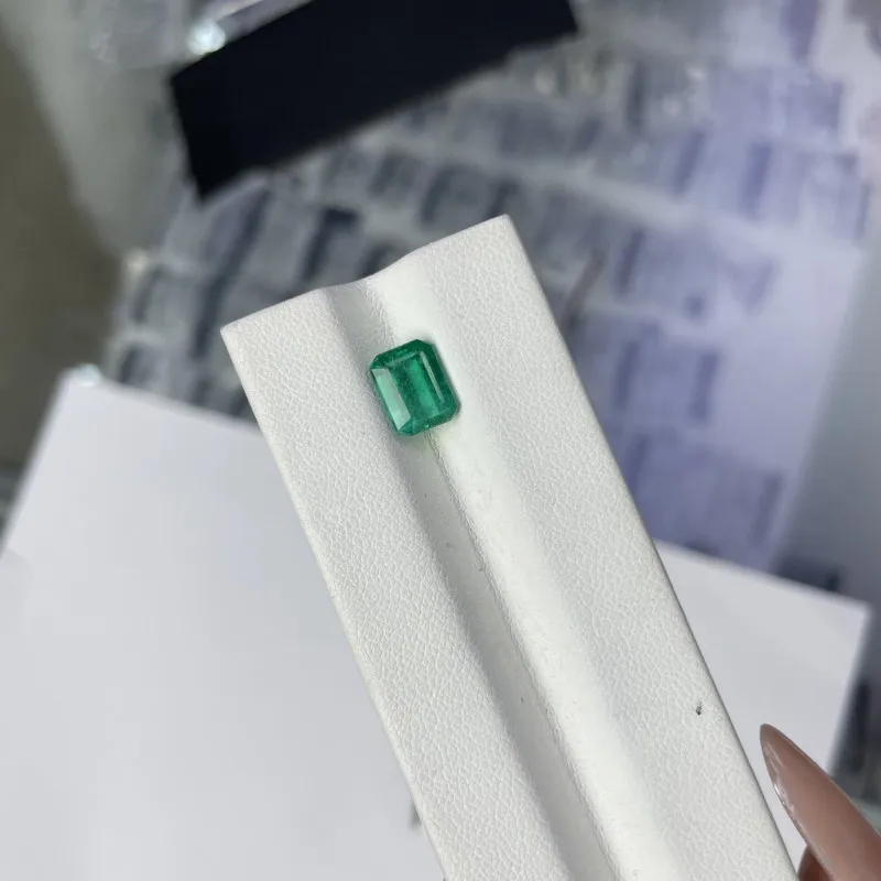 

YULEM 4x6mm and 6x8mm Rectangle Natural Green Emerald Natural Loose Stone Jewelry DI