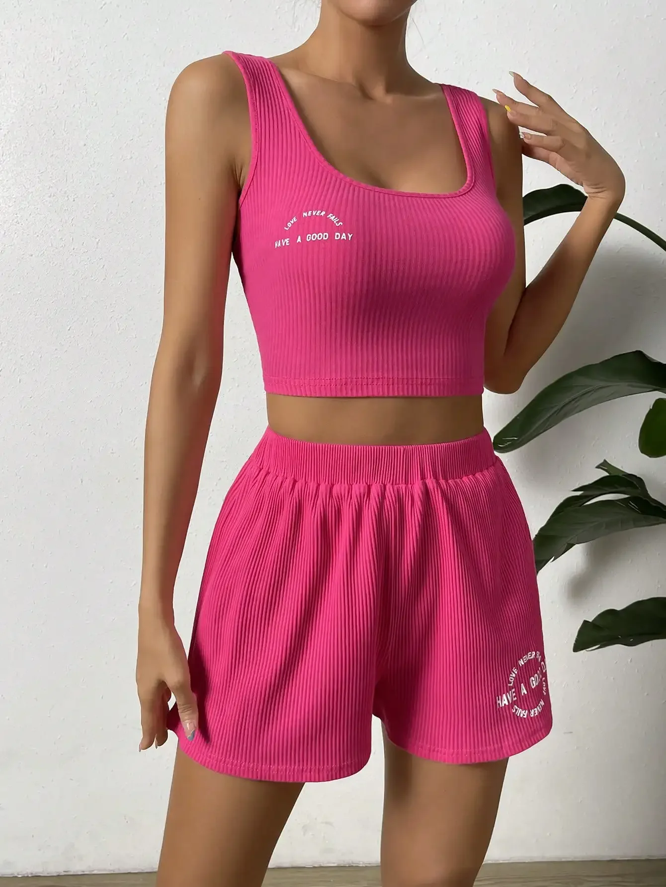 2024 New Women\'s Two Piece Tank Top and Shorts Short Tank Top Short Shorts Casual Women\'s Two Piece Set Loose and Comfortable