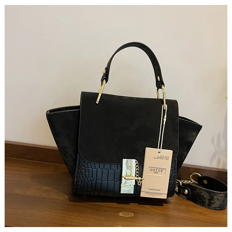 

Женская модная плетеная сумка-тоут через плечо 2026: Новая дизайнерская ретро-сумка большой вместимости, ручная/наплечная сумка для повседневного использования