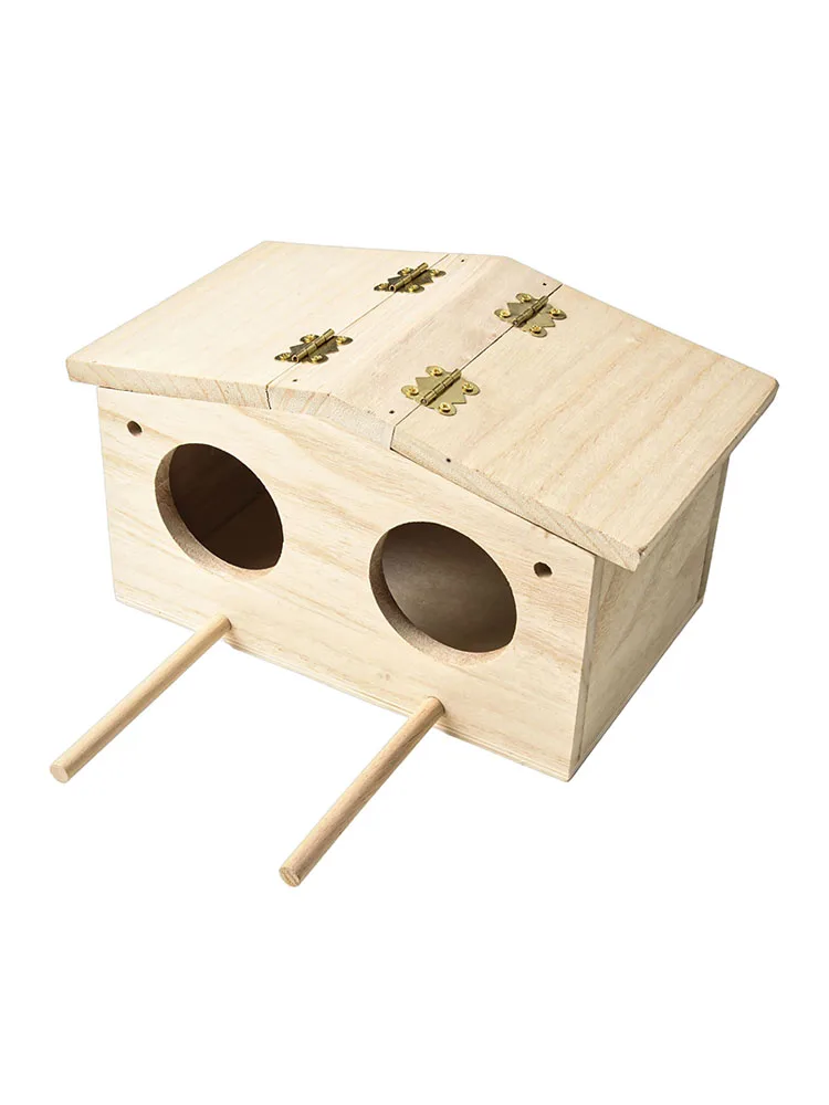 

Hanging Wooden Bird House for Garden Decoration, Breeding Box for Birds and Parrots Safe and Attractive Design