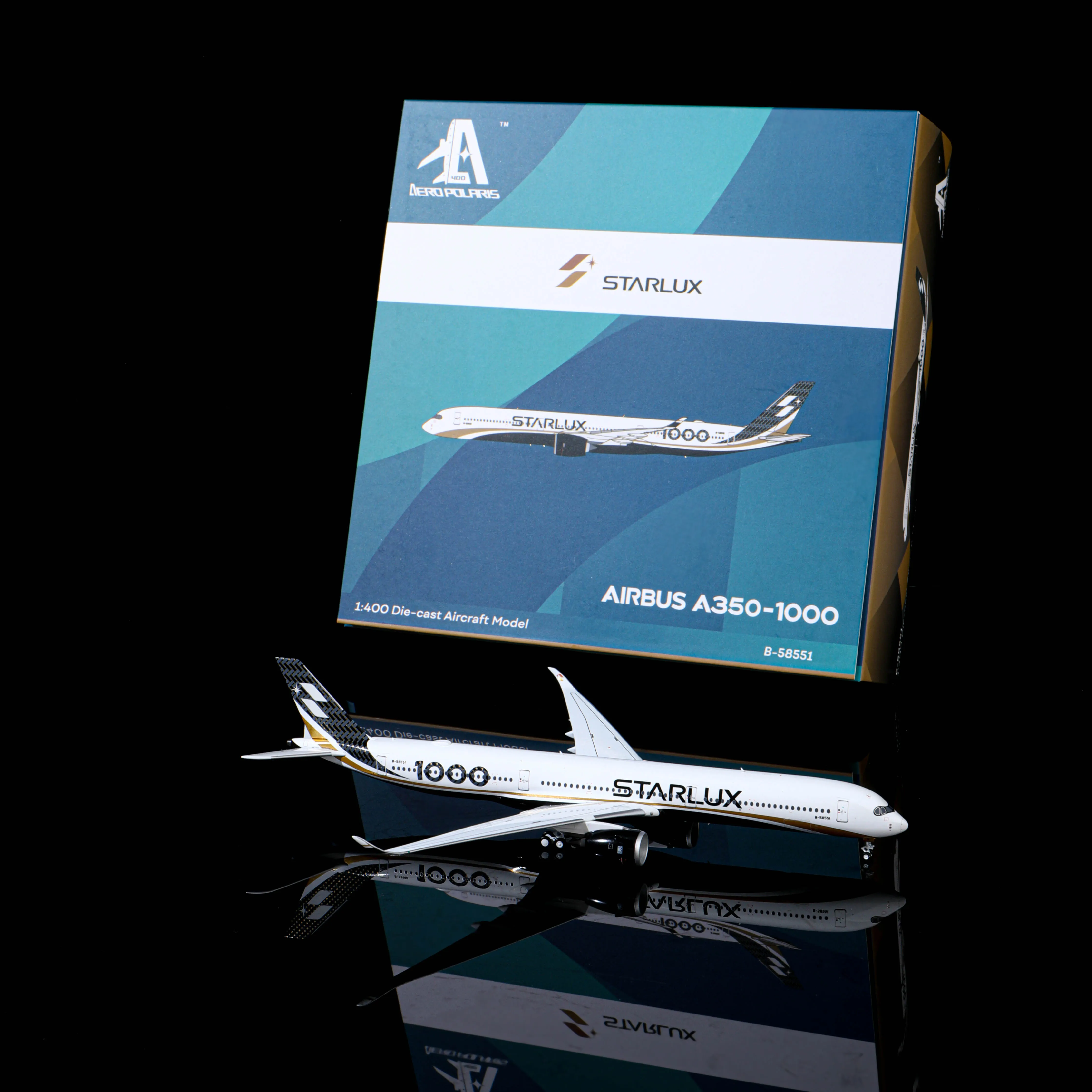 Металлическая модель самолета AeroPolaris A350-1000 B-58551 в масштабе 1:400