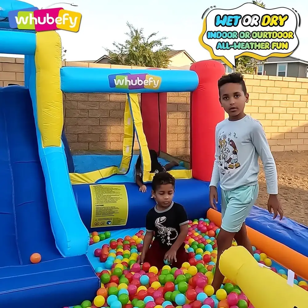 Nadmuchiwana zjeżdżalnia wodna z dmuchawą, podwójne zjeżdżalnie wyścigowe, park wodny z rozpylaczem na górze, do użytku na podwórku dla dzieci.