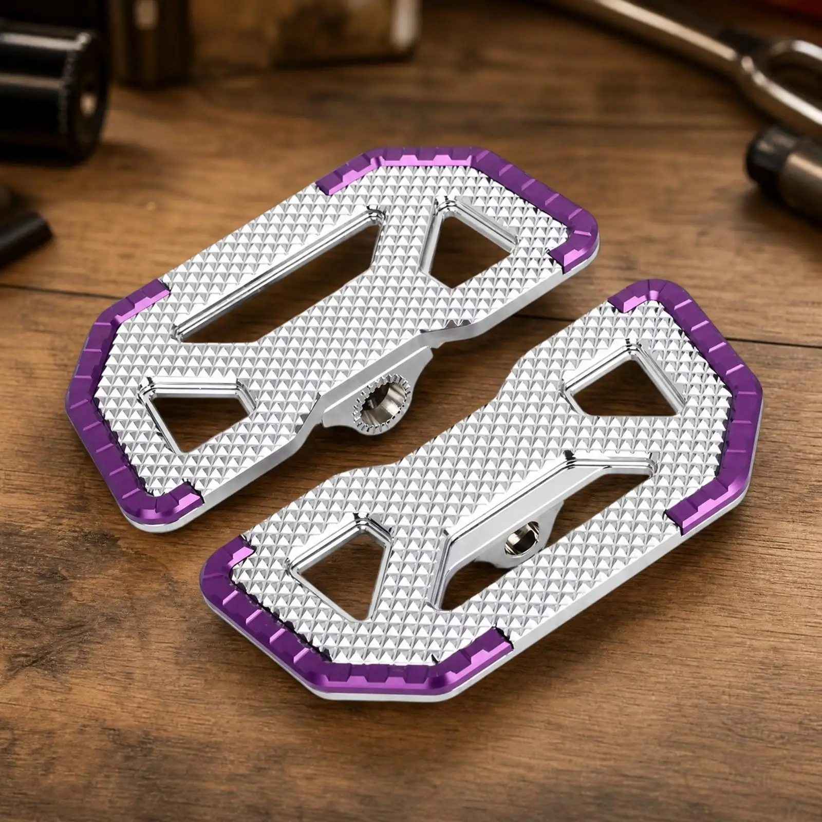 Custom Motorcycle Footboards Wide Foot Peg for Sportster Cruiser Bikes with Anti Slip Traction Grip