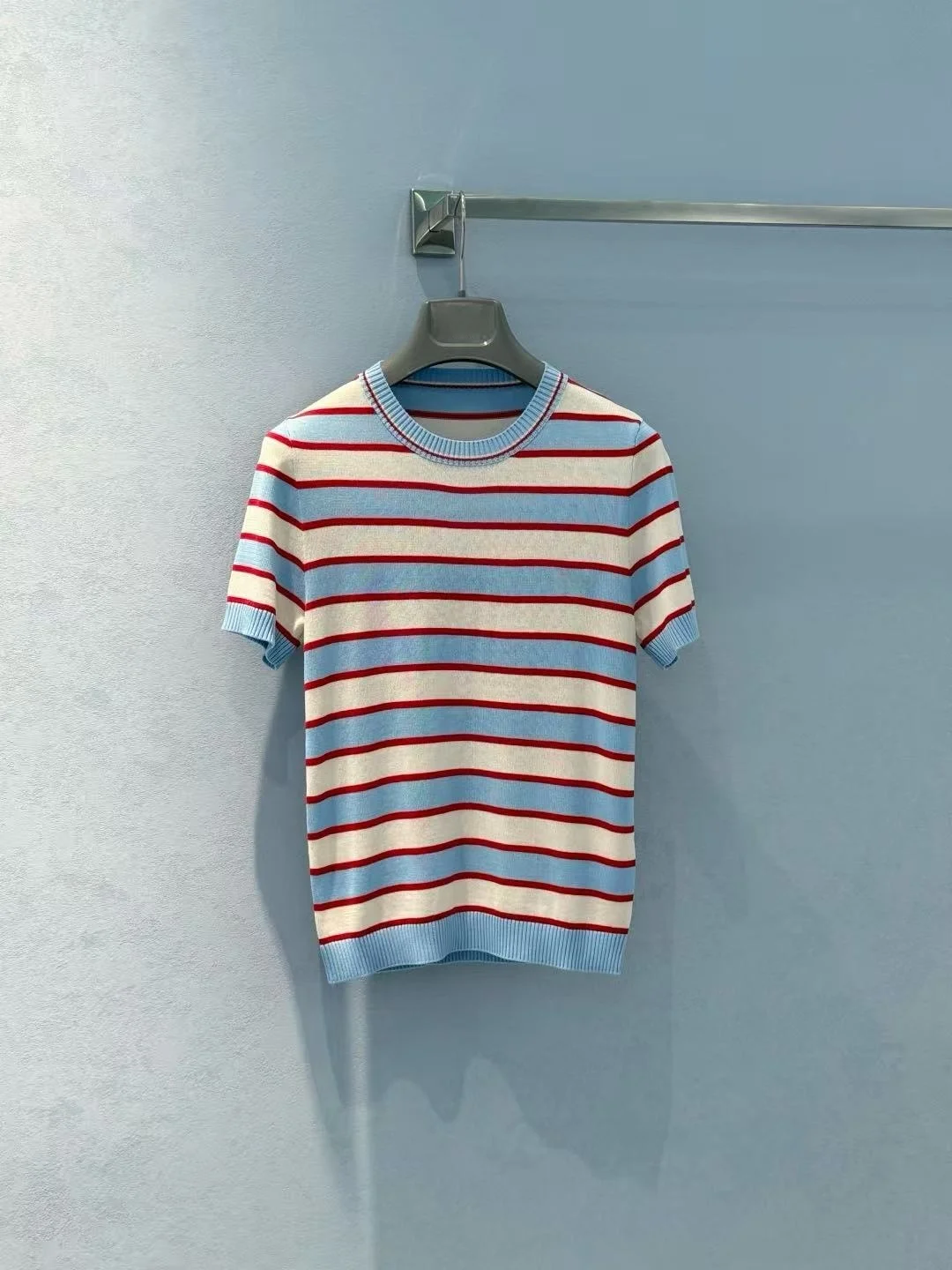 

2025 Summer New College Style Age Reducing Letter Embroidered Stripe Contrast Knitted Short Sleeve Women's Casual T-shirt