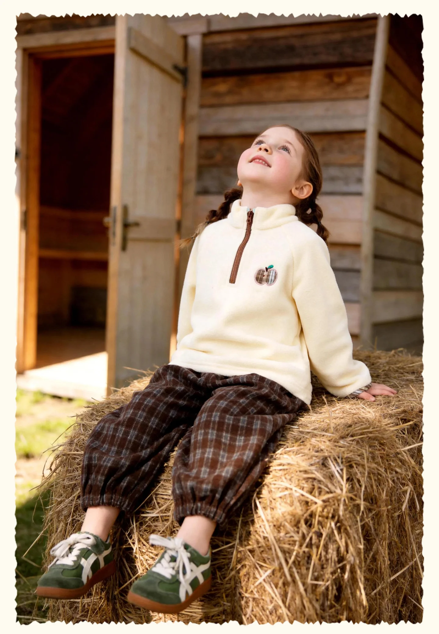 Amila 2026 Herbst Neue Kinder-Sweatshirt mit Stehkragen Vintage-Patch-Stickerei Farbblock Niedlich Verspielt Alltagstaugliches Vielseitiges Oberteil – Detail 14