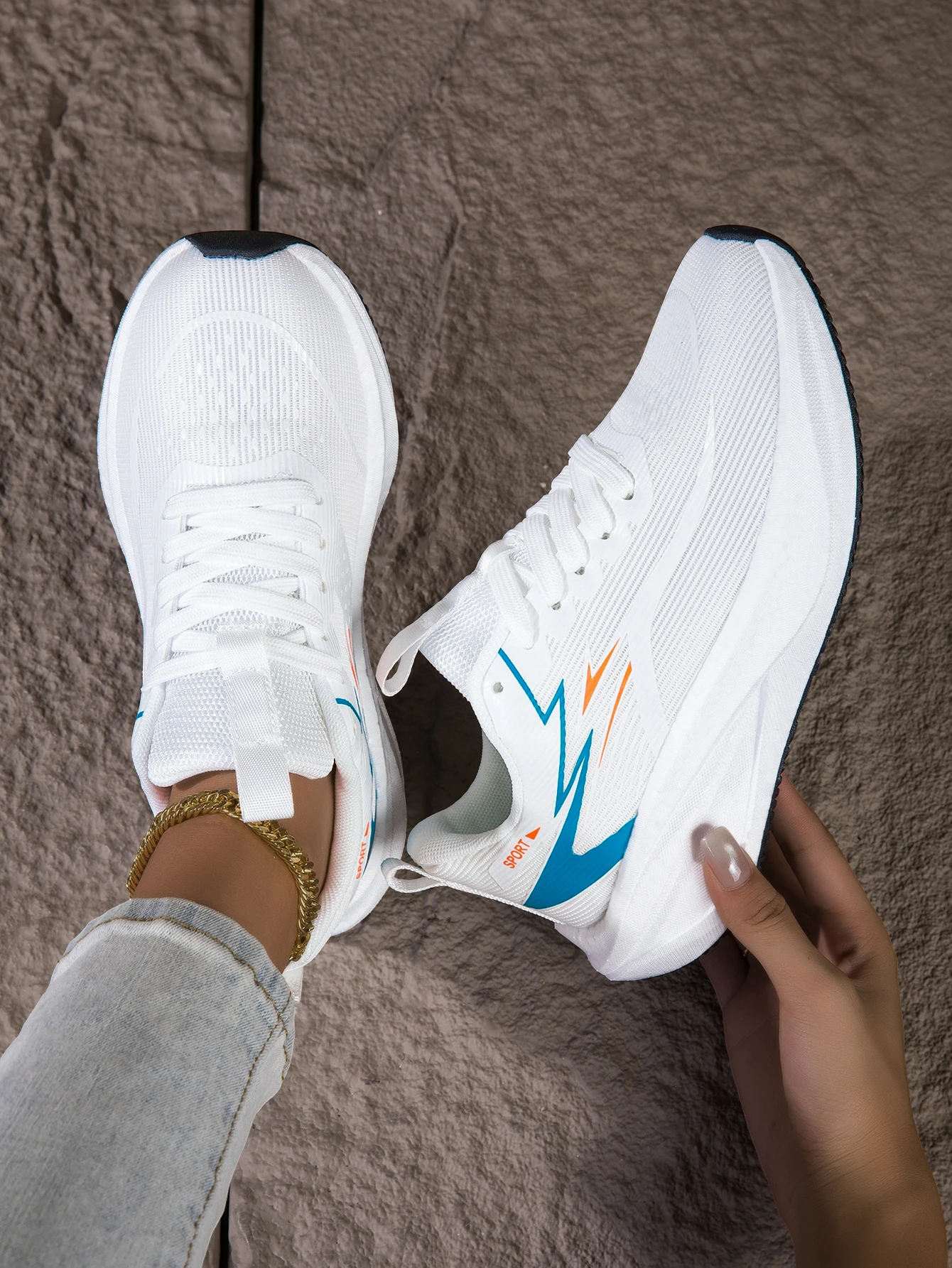 Atmungsaktive Mesh-Laufschuhe für Damen, leichte, gepolsterte, keilförmige, dicksohlige Freizeitlaufschuhe, rutschfeste Gummisohle, Walking-Trainingsschuhe, trendiges Weiß-Blau-Farbschema, Alltagsschuhe für Jogging und – Detail 9