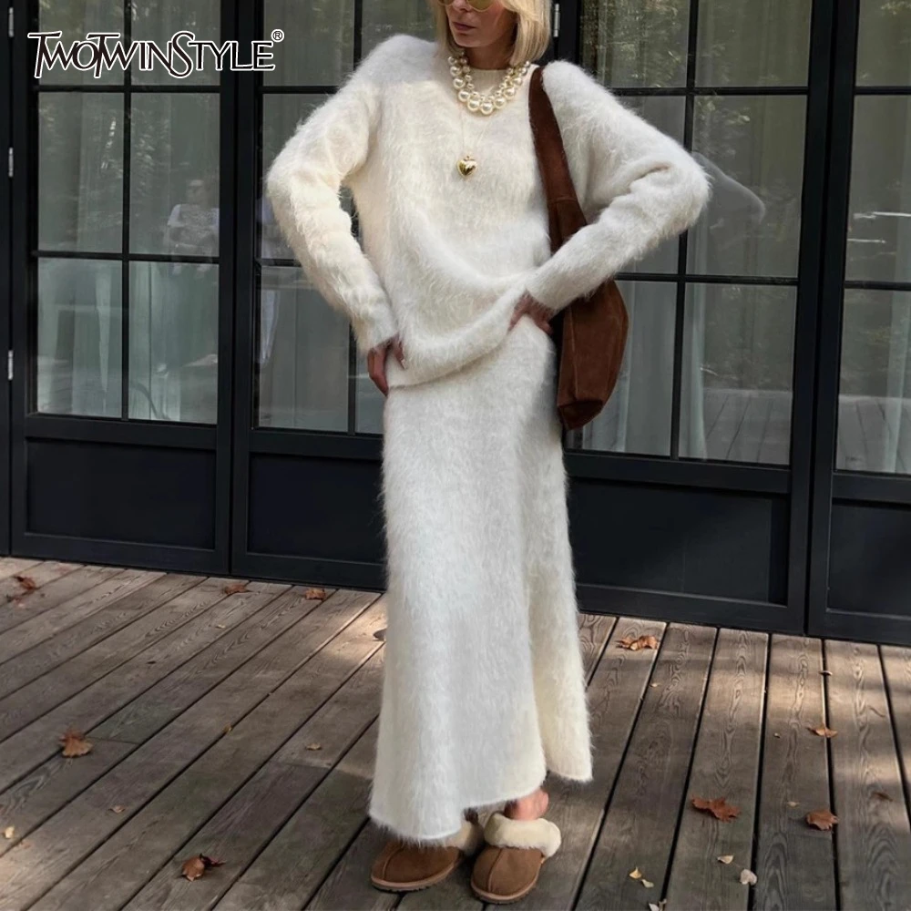 

TWOTWINSTYLE Минималистичный комплект из двух предметов для женщин, пуловеры с круглым вырезом и длинными рукавами, длинные юбки трапециевидной формы с высокой талией, повседневный женский костюм