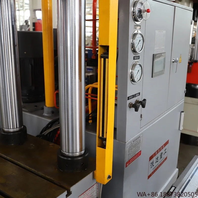 مضخة المحرك الأوتوماتيكية 200/315 طن آلة الضغط الساخن الهيدروليكية PLC التي تسيطر عليها البثق البارد صب تحمل والعتاد