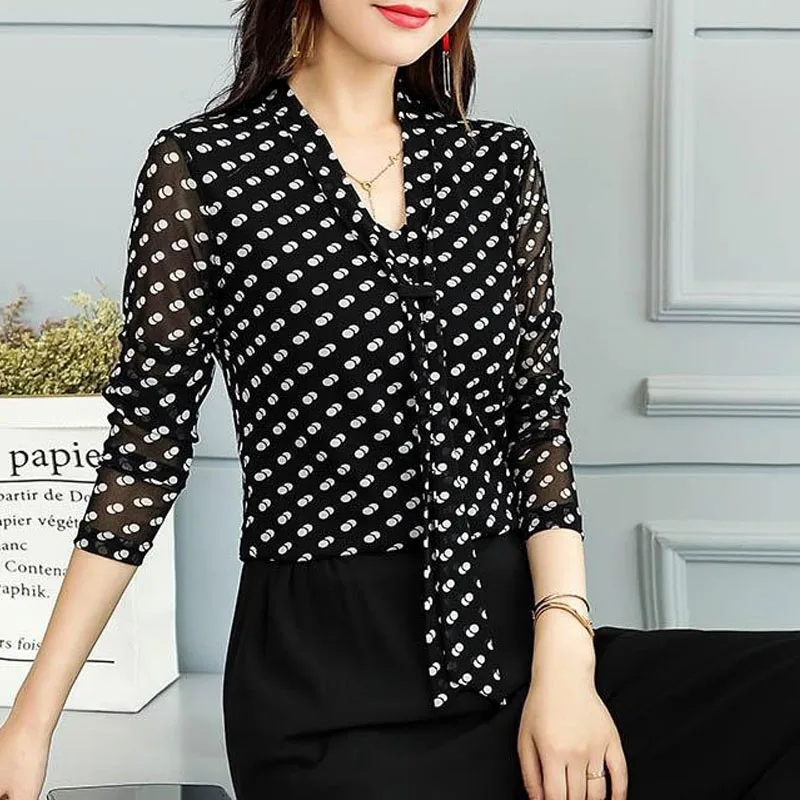 

Spring gauze top female long-sleeved new thin V-neck gauze base undress temperament floral small undress