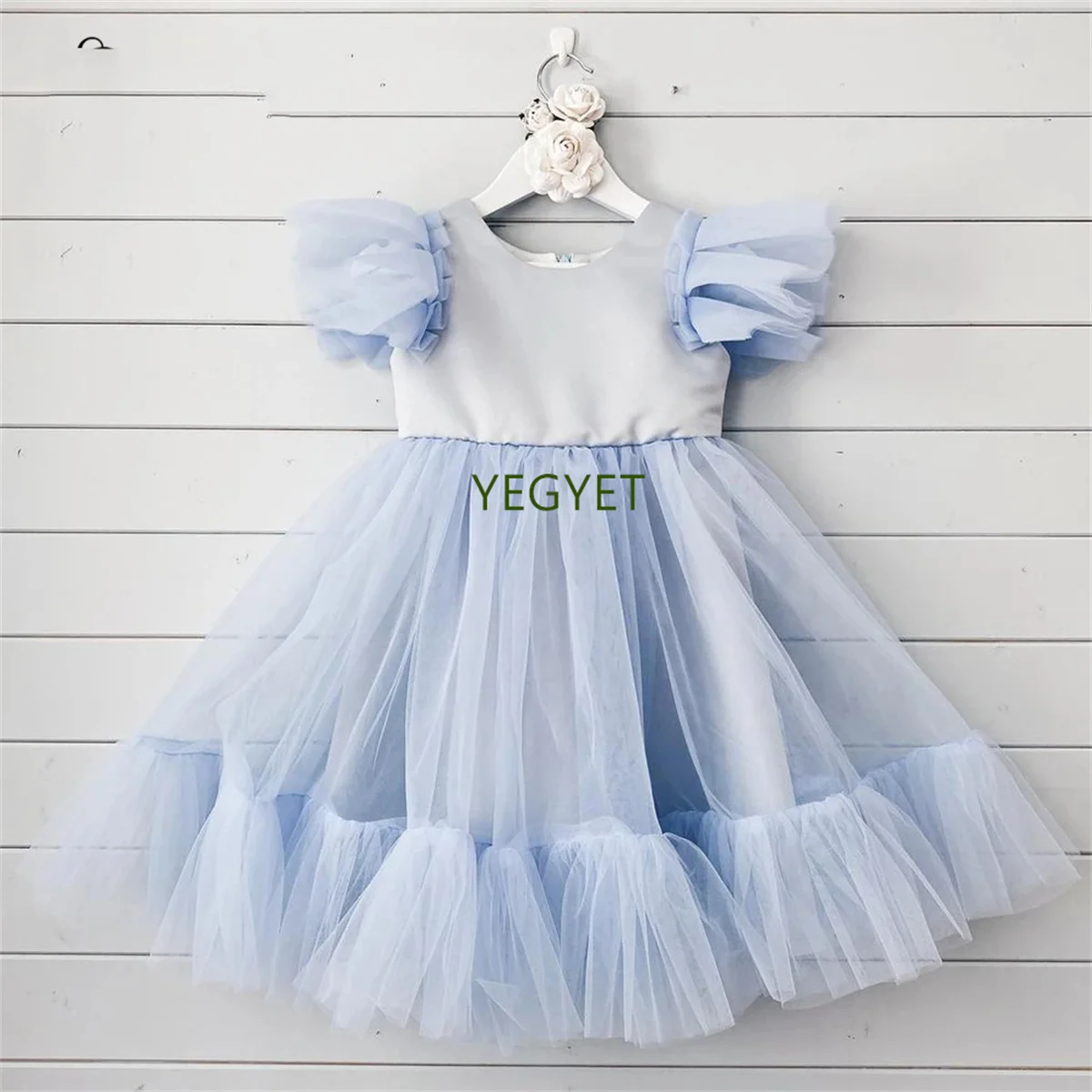 

Light Blue Flower Girl Dresses O-Neck Ruffles Cap Sleeves Girls Wedding Party Dresses Tiered Pleat Tulle A-Line Communion Dress