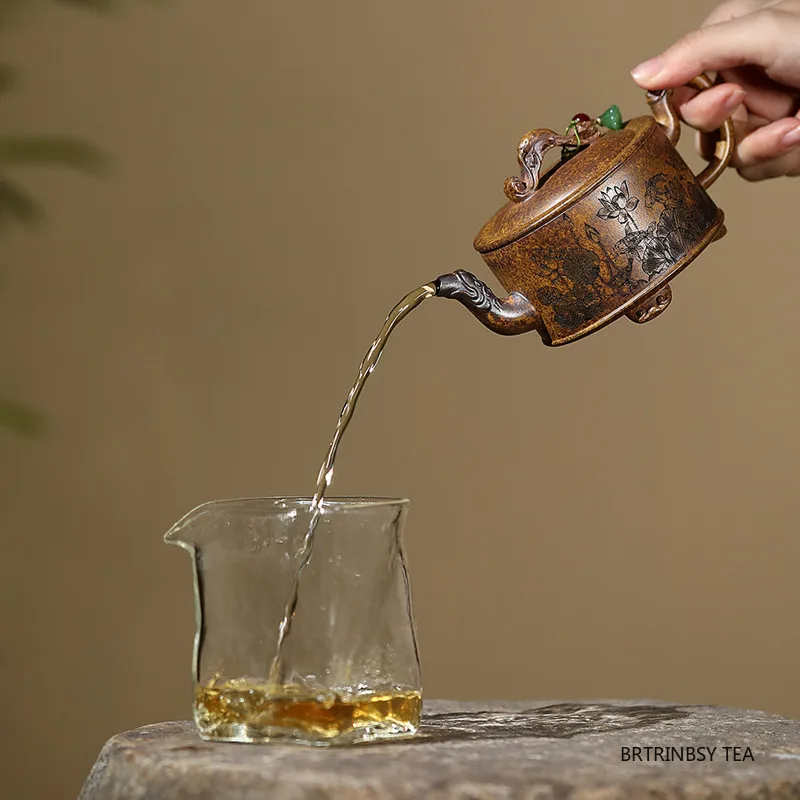 240 مللي تقليد ييشينغ الأرجواني الطين أباريق الشاي غلاية التجميل المنزلية اليدوية لوتس نمط براد شاي الصينية Zisha طقم شاي الشاي