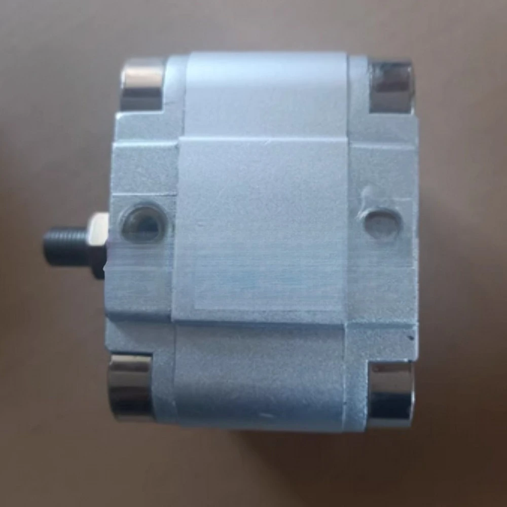 

1 шт. НОВЫЙ компактный цилиндр ADVU-63-15-A-P-A 156646 в коробке. Быстрая доставка.