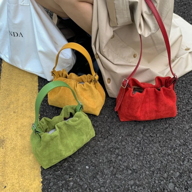 بسيطة وأنيقة 2025 السيدات الجديدة الفاخرة العلامة التجارية حقيبة كتف جلدية المصمم الشهير شعبية بسيطة عارضة ​