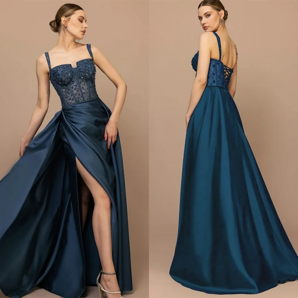Vestidos de celebridades de satén puro exquisitos personalizados, vestido de fiesta de lujo sin tirantes con tirantes finos y abertura lateral de cristal con cordones en la espalda