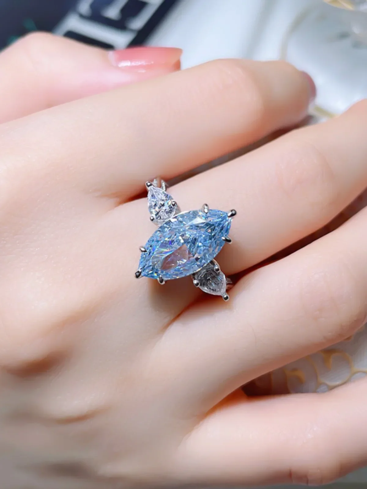 Mist Blue High Carbon Diamond Ring Finger Crushed Ice Cutting 925 Pure Silver Gold Plated Engagement Jewelry for Women
