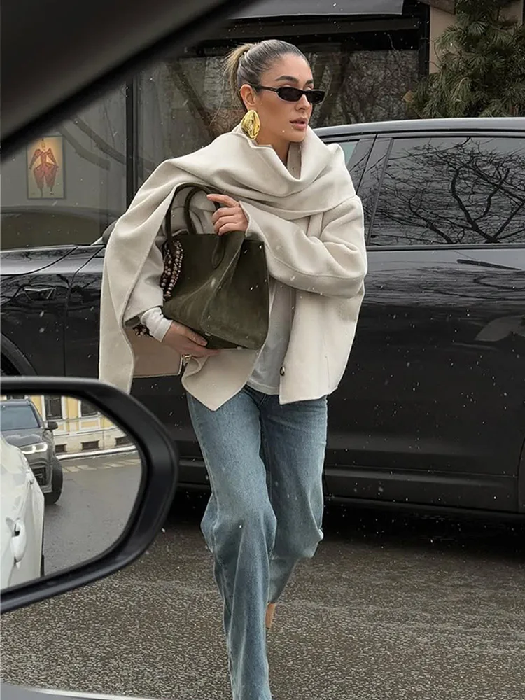 

Chic Lady White Scarf Collar Woolen Jacket Elegant Single Breasted Loose Short Jacket 2025 Autumn Commute Office Daily Outerwear