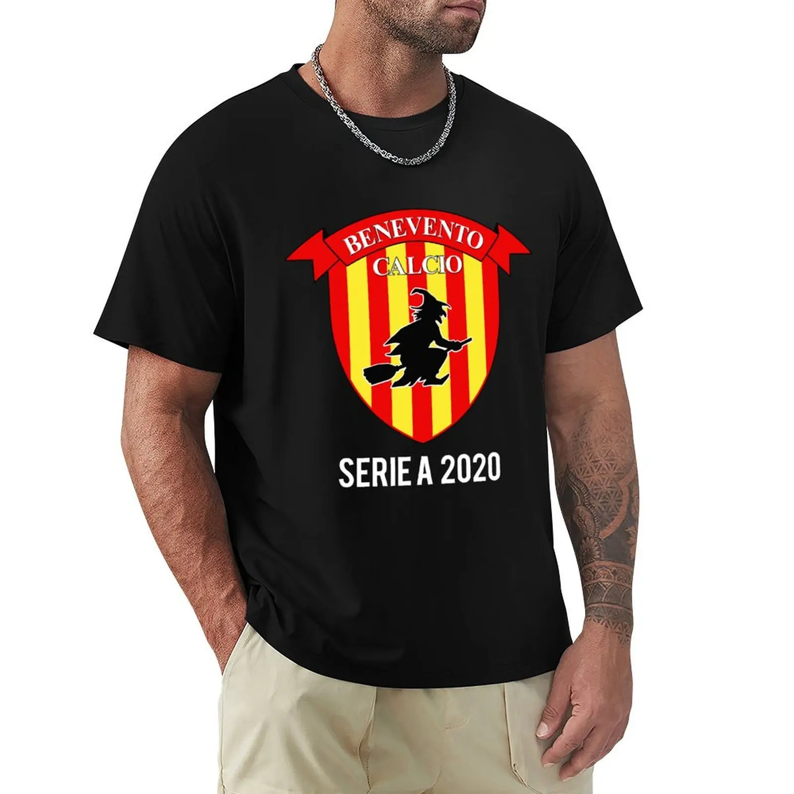

Logo della squadra di calcio di Benevento Serie A con strega T-Shirt Basic Solid Color Casual Tee Shirt