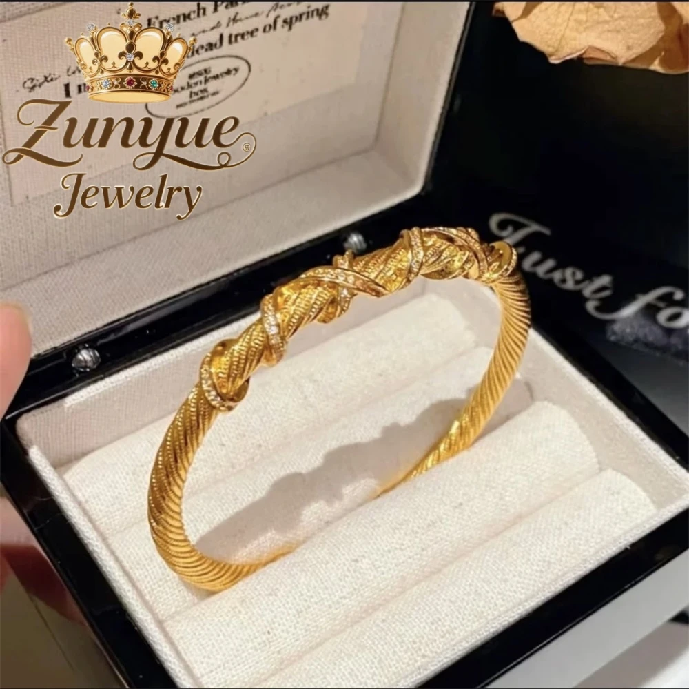 

Sand Gold Dot Diamond Twist Bracelet Exquisite High-End Retro Versatile Bracelet Luxury Quality Fashion Jewelry Charms Exquisite