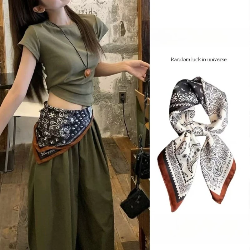 

Square Scarf Velvet Texture Soft Retro Premium Fashion Vintage Wrap Breathable Lightweight for Neck or Head Elegant Accessories