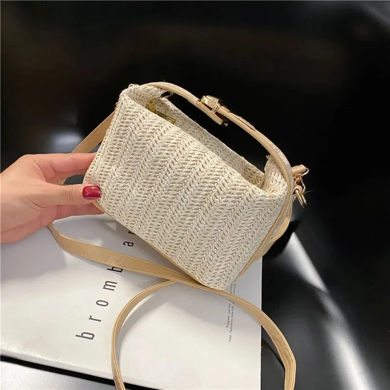 Straw Beach Bucket Bag Women Summer Woven Shoulder Crossbody Purse Casual Tote Handbag Bohemian Crochet Straw Bag Seaside Vacati