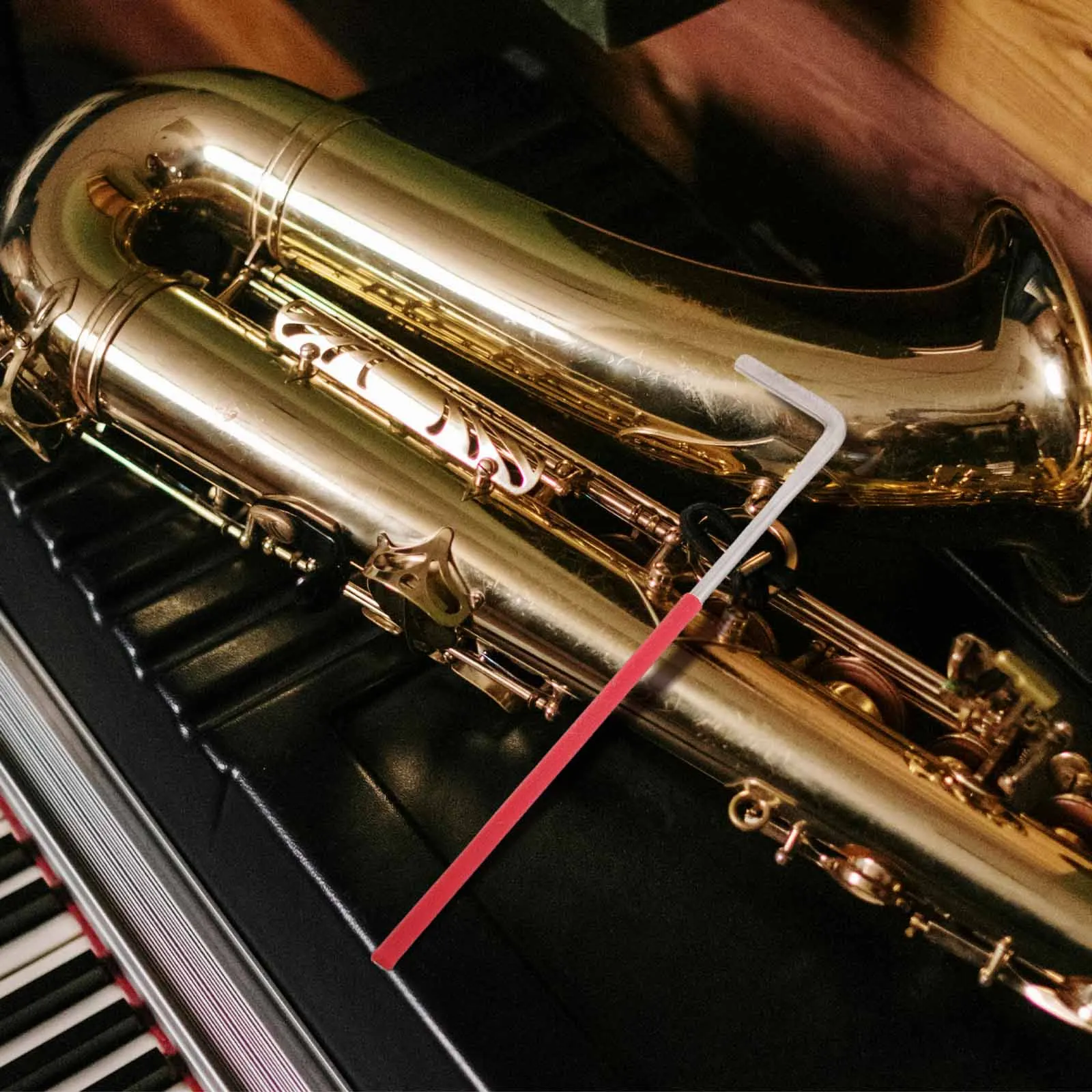 

Saxophone Clarinet Flute Oboe Bassoon Repair Adjustment Tool Red Handle Precision Screwdriver Musical Instrument Maintenance