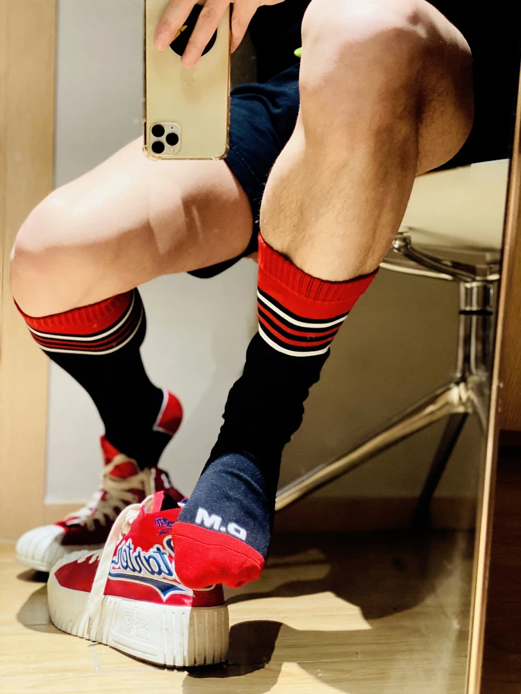 Fashion red Unique Design Striped Socks Sexy Gay Top Vers Bottom Men Nylon Sports Long Tube Football Socks Comfortable