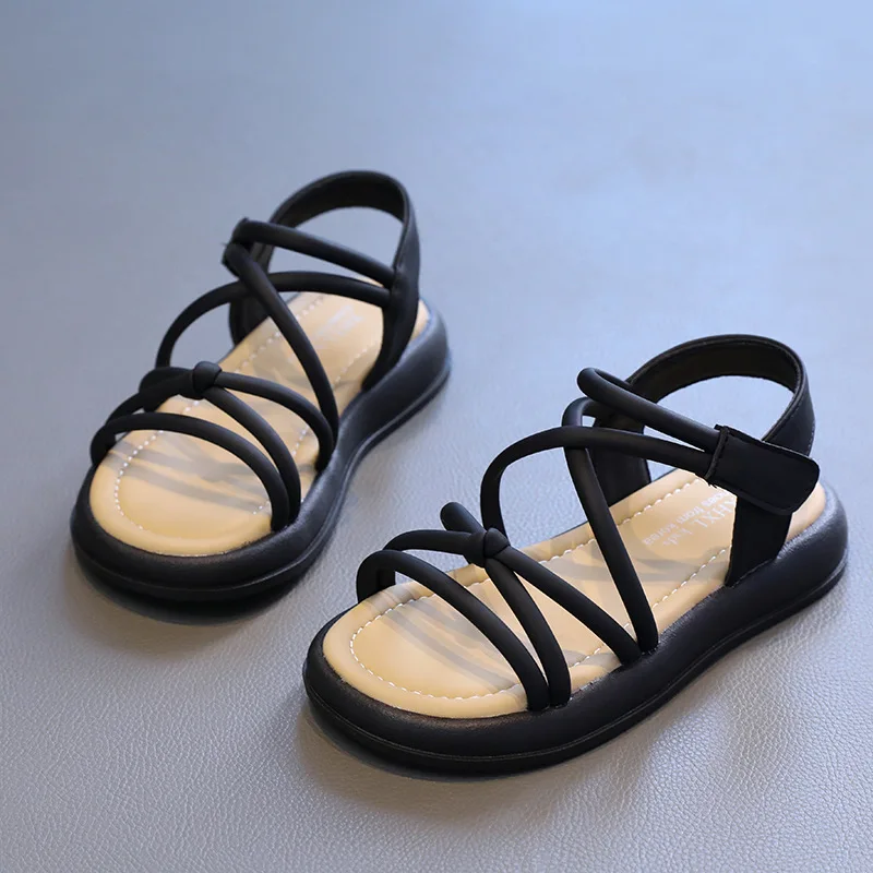 Sandalias de verano de Color sólido para niña, zapatos informales versátiles para la escuela, sandalias de playa con recortes cruzados, suaves y antideslizantes