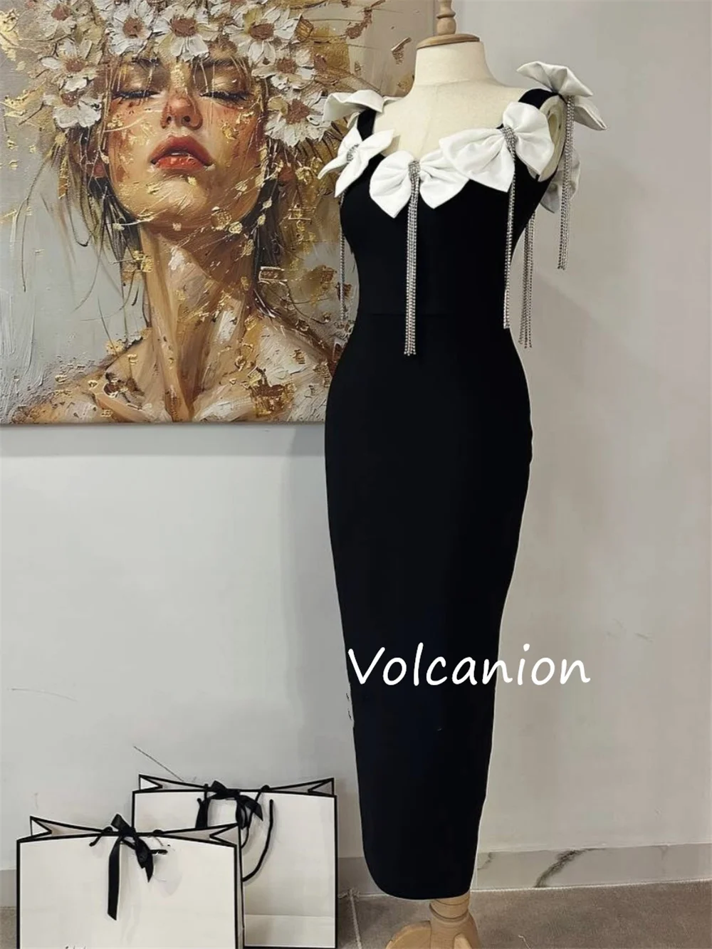 Moda personalizada jérsei plissado arco lantejoulas coluna colher pescoço midi vestidos sob medida ocasião celebridade estilo chinês