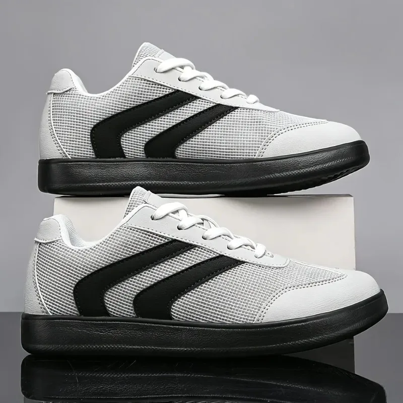 Fashion Men Retro Skate Shoes Breathable Mesh Upper Classic Stripe Design Non‑Slip Rubber Sole Casual Daily Wear Sneakers