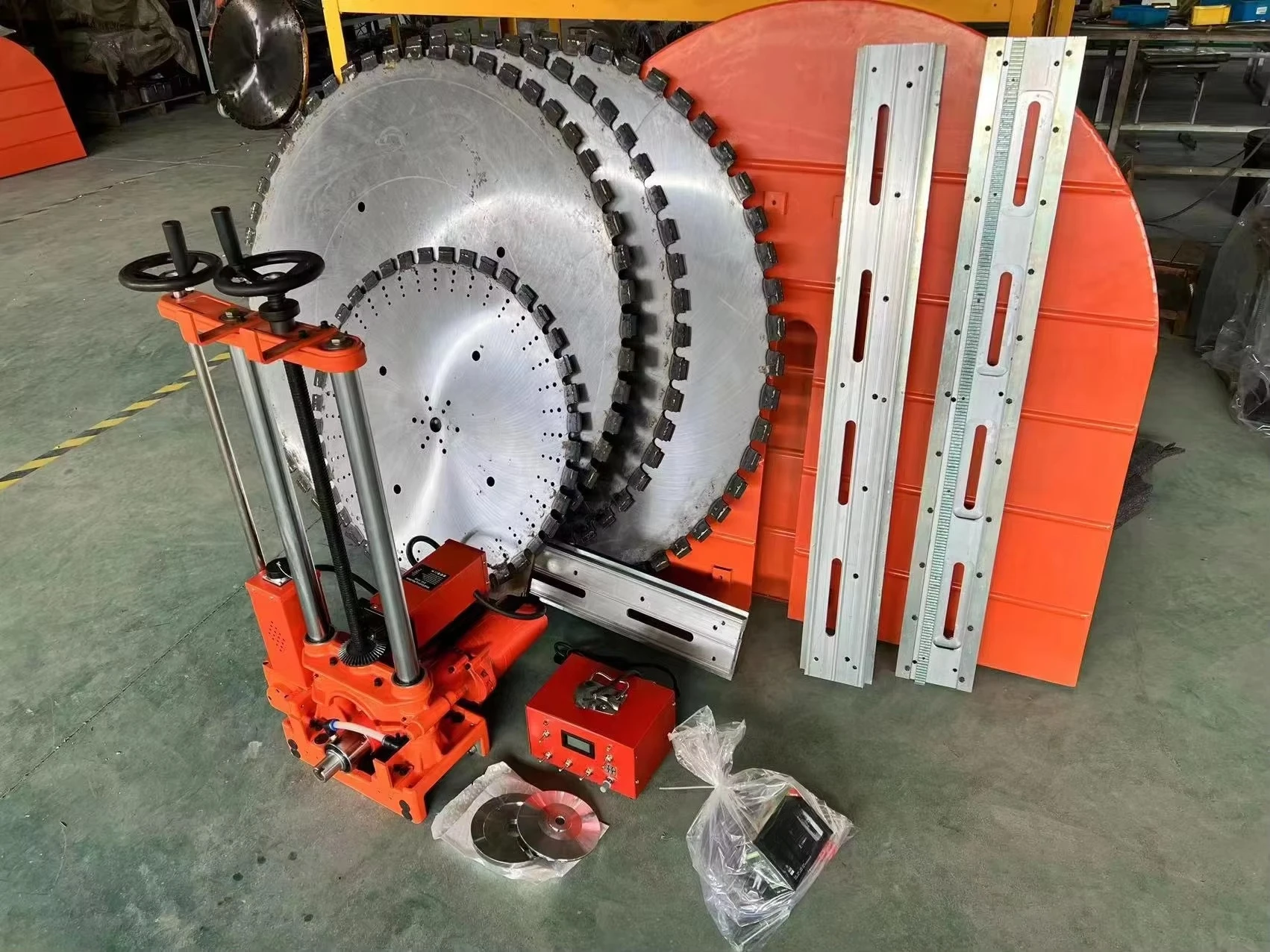 Fully Automatic Wall Saw with Track Remote Control Wall Slotting Machine with High Working Efficiency